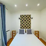 Urban Flat 17 - Pretty 3 Bedroom Flat In * Párizs