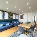 Urban Flat 17 - Pretty 3 Bedroom Flat In Apartman *