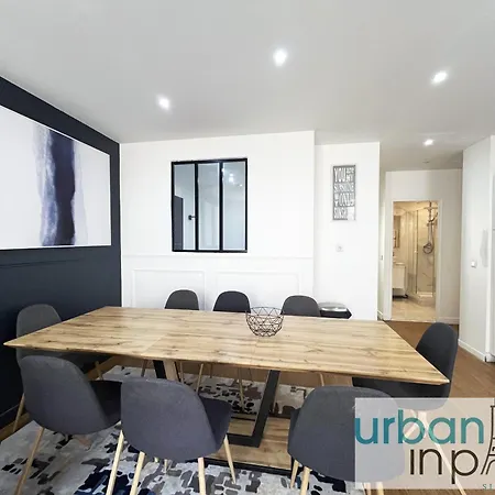 Апартаменты Urban Flat 17 - Pretty 3 Bedroom Flat In *