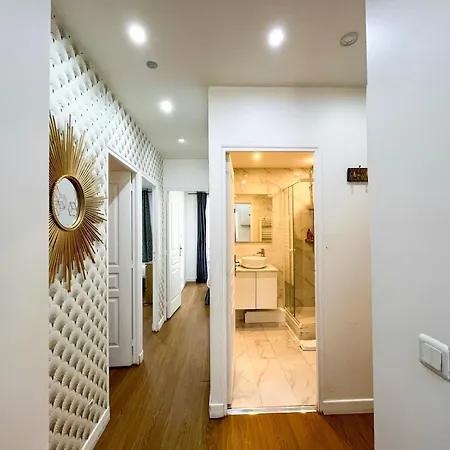 Urban Flat 17 - Pretty 3 Bedroom Flat In