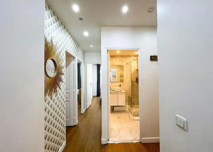 Urban Flat 17 - Pretty 3 Bedroom Flat In